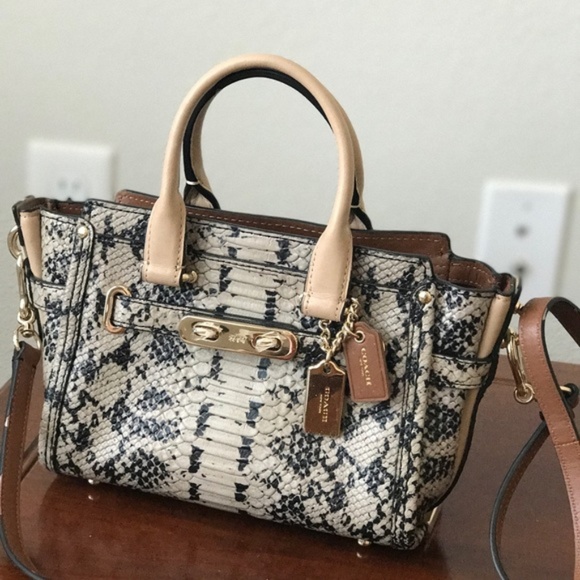 COACH SWAGGER 20 Colorblock Embossed Carryall - Picture 1 of 6